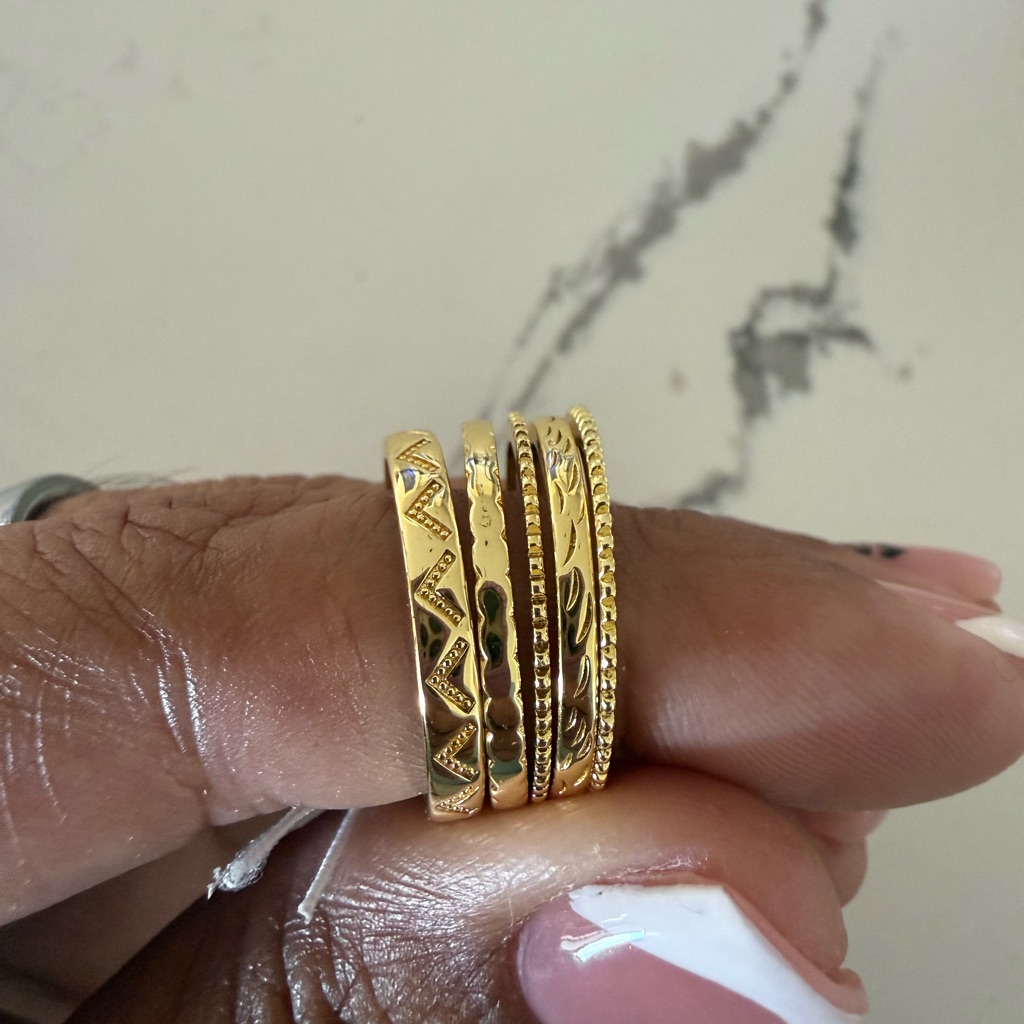 Uncommon James Gold Patterned Ring Set 48$